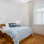 Lovely Historic In Old Town Apartment