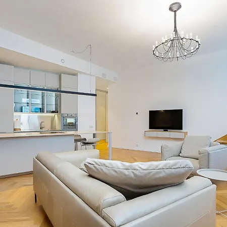 Lovely Historic In Old Town Apartment *