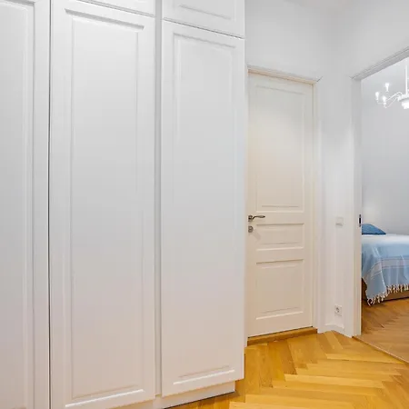 Korter Lovely Historic In Old Town Tallinn
