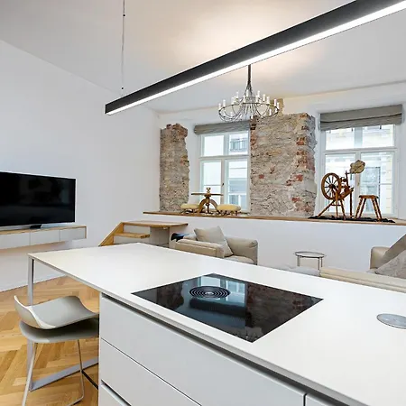 Lovely Historic In Old Town Apartman