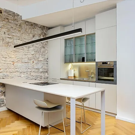 شقة Lovely Historic In Old Town *