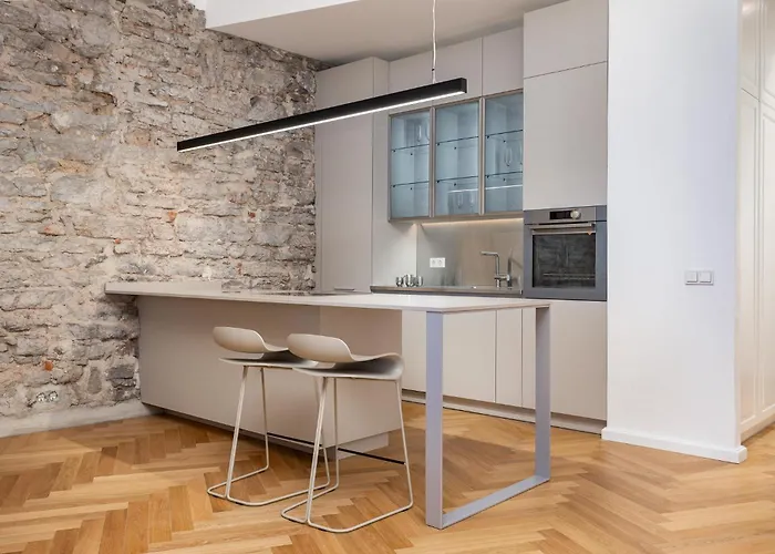 Apartment Lovely Historic In Old Town