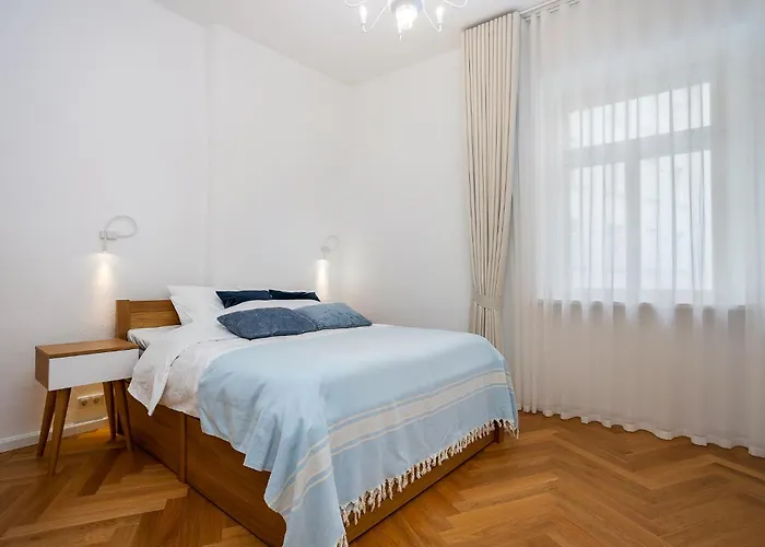 Lovely Historic In Old Town Apartman